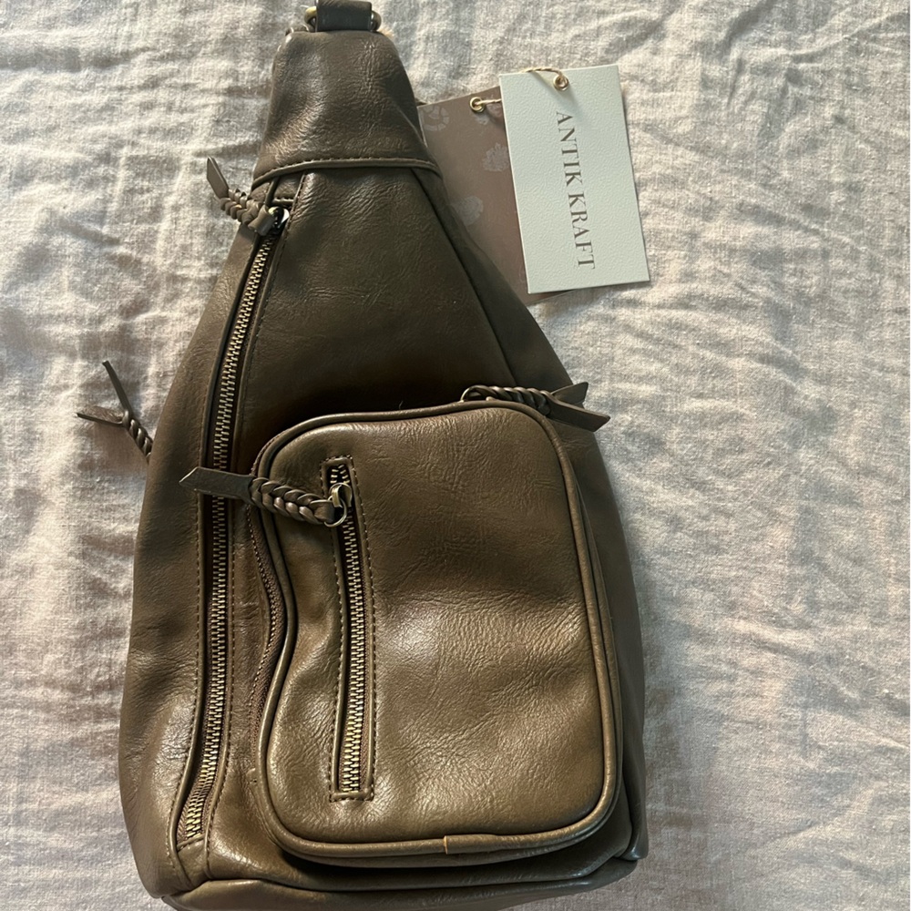 Antik Kraft Olive Leather Shoulder Bag